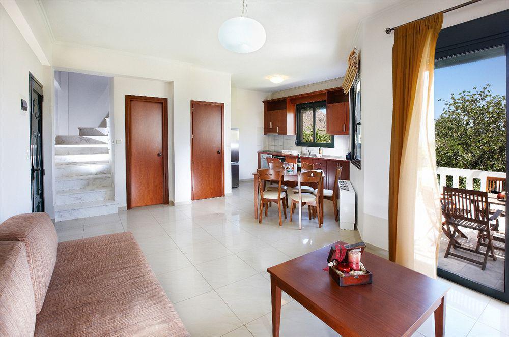 Anna'S House Aparthotel เยโอริยิอูโปลิส ภายนอก รูปภาพ